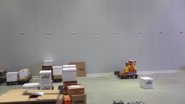 Condução Através Armazém Distribuição Alimentos — Vídeo de Stock