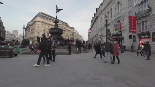 London Wielka Brytania Styczeń 2013 Eros Statua Fontanna Piccadilly Circus — Wideo stockowe
