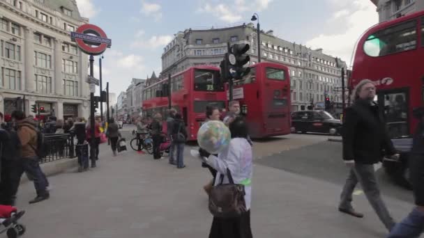 Londres Reino Unido Enero 2013 Multitud Peatones Oxford Circus Intersection — Vídeos de Stock