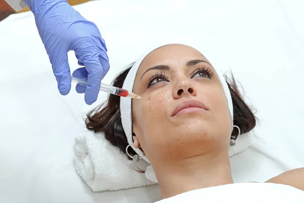 Woman Having Cheek Injection Treatment Beauty Clinic — Stock Photo, Image