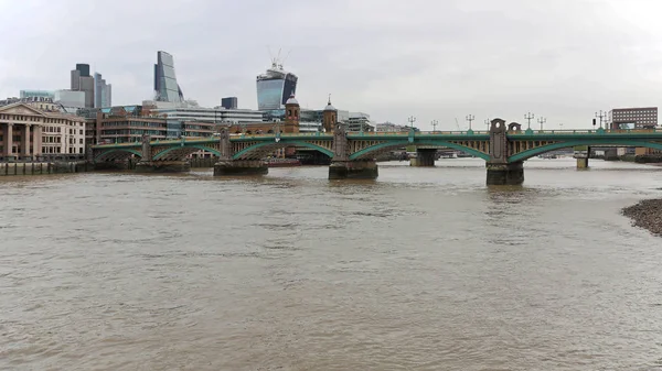 Γέφυρα Southwark Πάνω Από Τον Ποταμό Τάμεση Στο Λονδίνο — Φωτογραφία Αρχείου