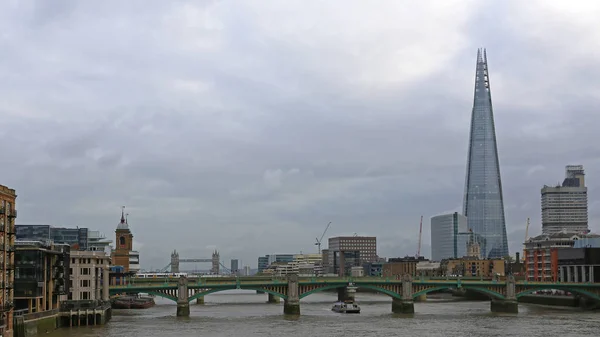 Bewolkte Dag Rivier Thames Cityscape Londen — Stockfoto