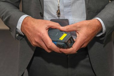 Kontrol ünitesi holding