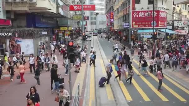 Hong Kong Cina Aprile 2017 Pedestrians Crossing Percival Street Hong — Video Stock