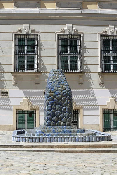 Fonte de Lapis Lazuli — Fotografia de Stock