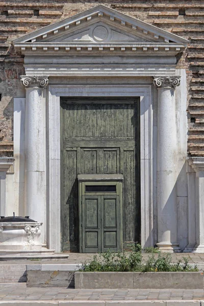 Porta della Chiesa — Foto Stock