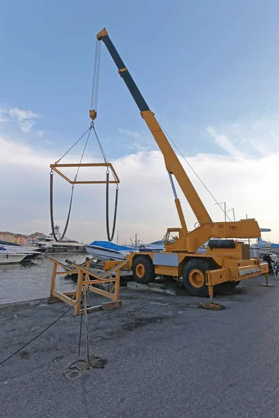 Crane for Boats — Stock Photo, Image