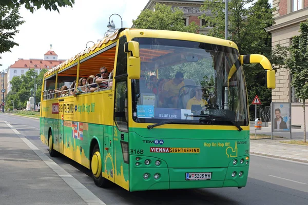 Sightseeing buss Vienna — Stockfoto