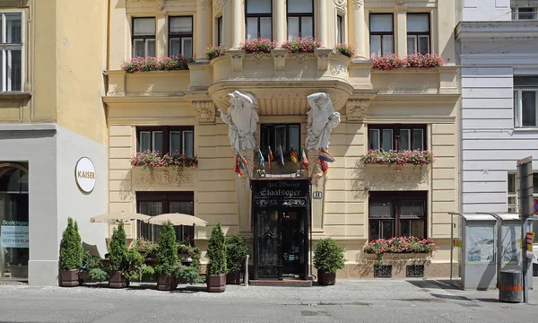 Staatsoper hotel wien — Stockfoto