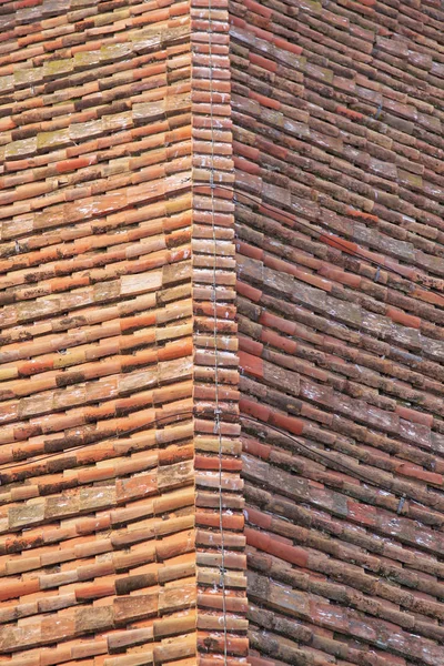 Плитка на крыше Рим — стоковое фото