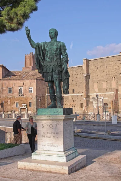 Άγαλμα του Καίσαρα — Φωτογραφία Αρχείου