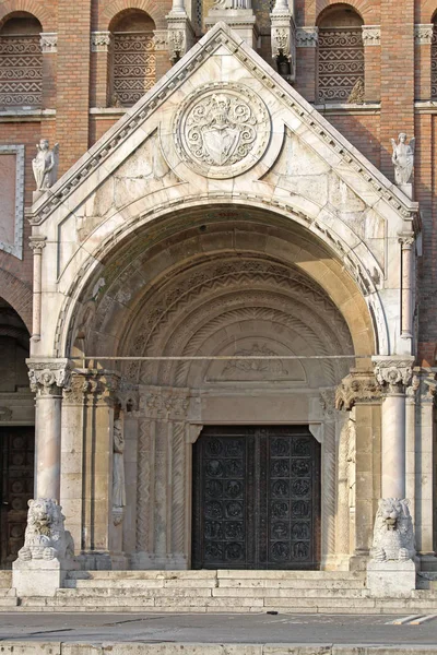 Ingresso della Cattedrale Szeged — Foto Stock