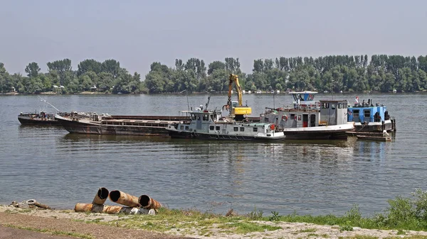 Bogserbåt River pråm — Stockfoto