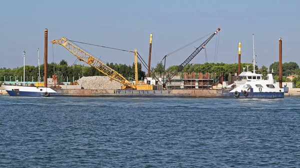 Floods Construction Barge — Stock Photo, Image