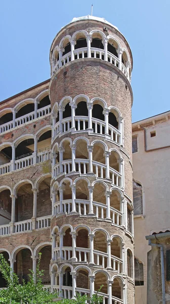 Wendeltreppe — Stockfoto