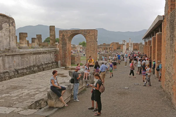 Pompei turisták — Stock Fotó