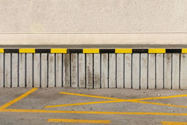 Concrete Loading Bay — Stock Photo, Image