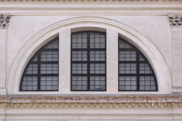 Bogenfenster Venedig — Stockfoto