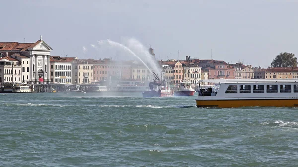Pompieri Barca Venezia — Foto Stock