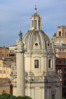 Sütun ve Kilise Roma