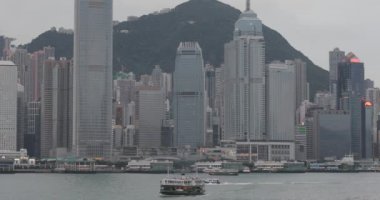 Hong Kong, Çin - 27 Nisan 2017: Ifc Alışveriş Merkezi Victoria Limanı Üzerinde Hong Kong, Çin.