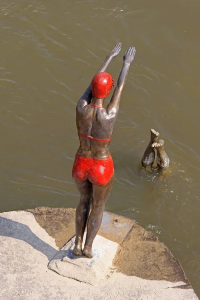 Statue du nageur Skopje — Photo