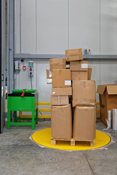 Box Wrapping Machine — Stock Photo, Image