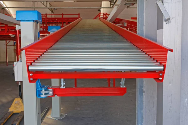 Elevated Conveyor Ramp — Stock Photo, Image