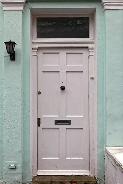 Beyaz kapı — Stok fotoğraf