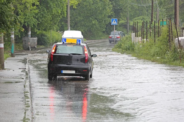 Az Autósiskola árvizek — Stock Fotó