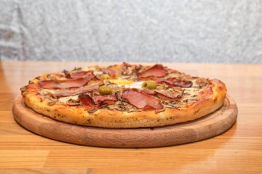 Proscuitto Pizza Tepsisi
