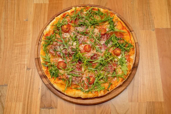 Arugula Pizza Top — Stock Photo, Image