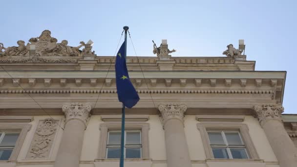 Europese Vlag Van Bij Het Bouwen Triëst Italië — Stockvideo