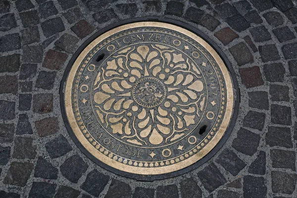 Budapest Manhole — Stockfoto