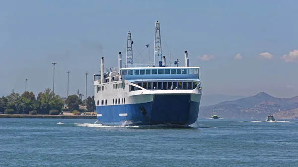 Ferry Piraeus — Stock Photo, Image
