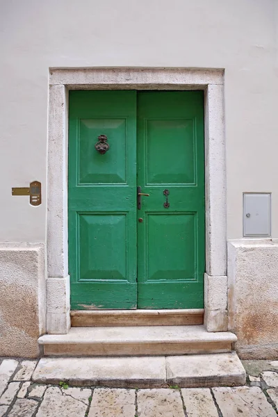 Πράσινη πόρτα — Φωτογραφία Αρχείου