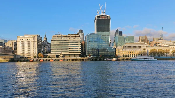 Londra'da thames Nehri — Stok fotoğraf