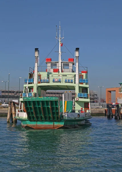 Venice Ferry — Stock Photo, Image