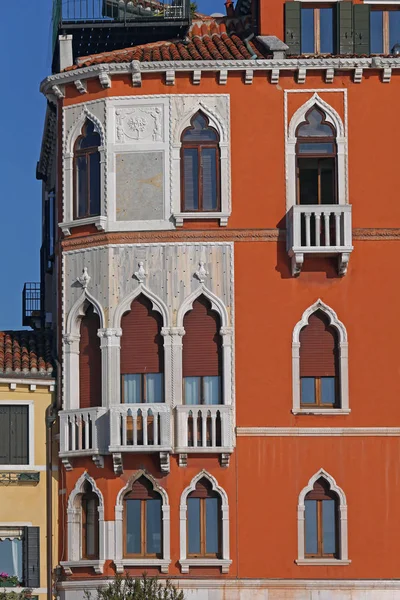 Windows Benátky — Stock fotografie