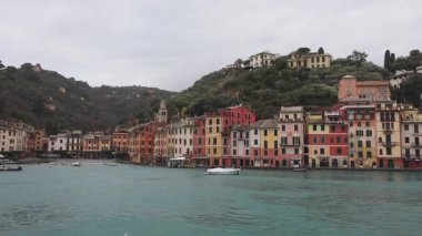 Kış gününde Portofino renkli Italyan Köyü