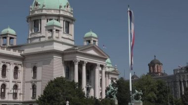Belgrad, Sırbistan - 30 Haziran 2019: Belgrad'da Yaz Günü Hükümet Parlamentosu Binası Sırp Ulusal Meclisi, Sırbistan.