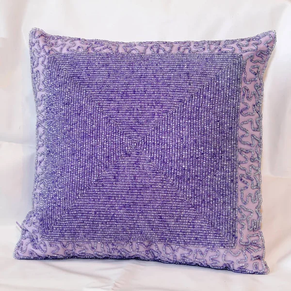Фиолетовая подушка — стоковое фото