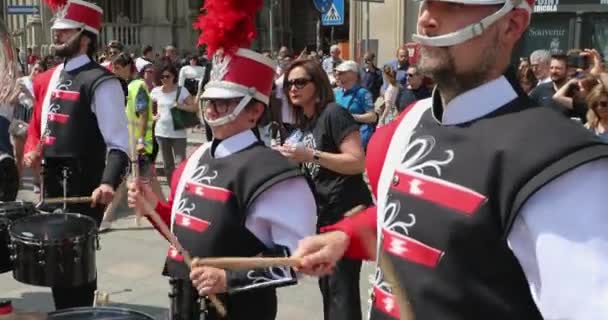 Milán Italia Junio 2019 Marching Band Music Play Parade Street — Vídeo de stock