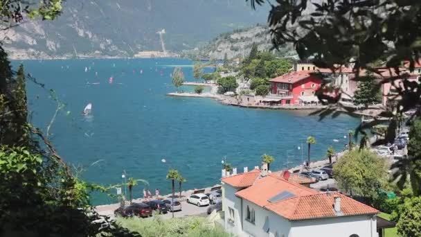 托博勒 意大利 2019年6月13日 意大利特伦蒂诺加尔达湖的咖啡馆和酒店 — 图库视频影像