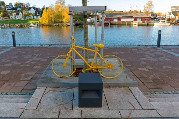 Gelbes Fahrrad fredrikstad — Stockfoto