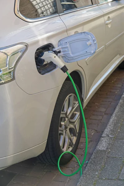 Electric Car Charging — Stock Photo, Image