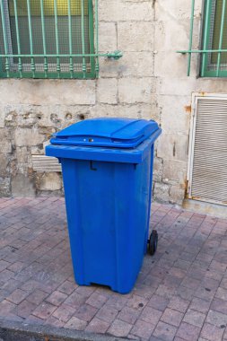 Mavi wheelie bin