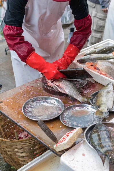 Cleaning Fish Market — Stock Photo, Image