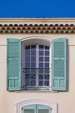 Cannes Penceresi