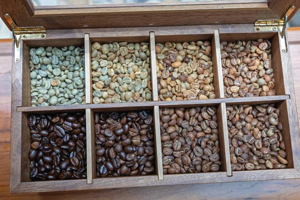 Коробка лотка для кавових зерен — стокове фото